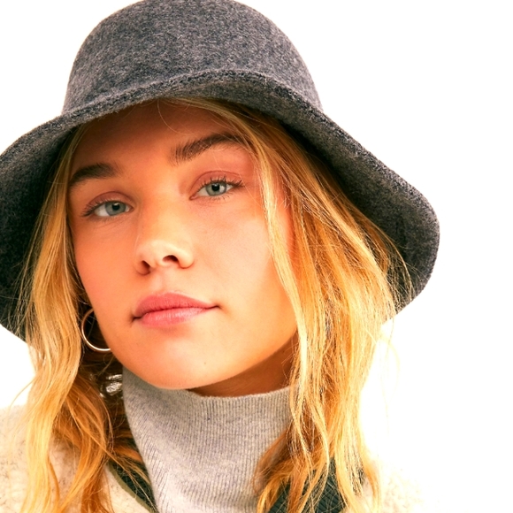 NWOT / FREE PEOPLE 'CLAIRE BRUSHED BUCKET HAT'